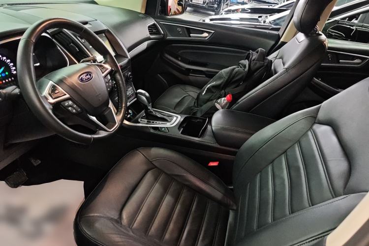 Used Ford Edge 2016 EcoBoost 245 Two-Wheel-Drive Titanium 7-Seater
