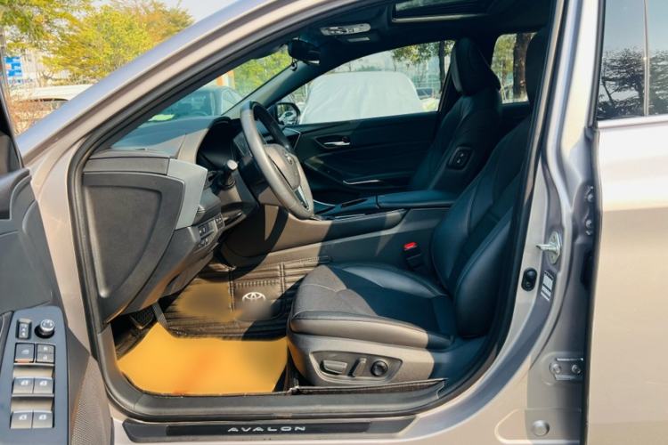 Used Toyota Avalon 2023 2.0L XLE Deluxe Edition
