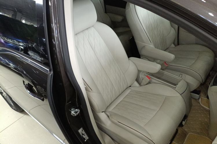 Used Buick GL8 2021 Land Cruiser Executive Class 652T Luxury Model
