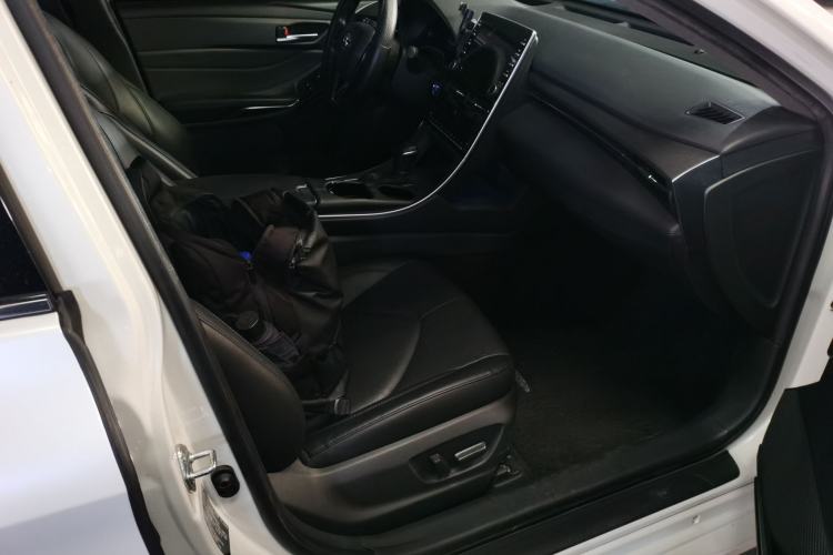 Used Toyota Avalon 2019 Dual-Engine 2.5L Luxury Edition China VI Standard
