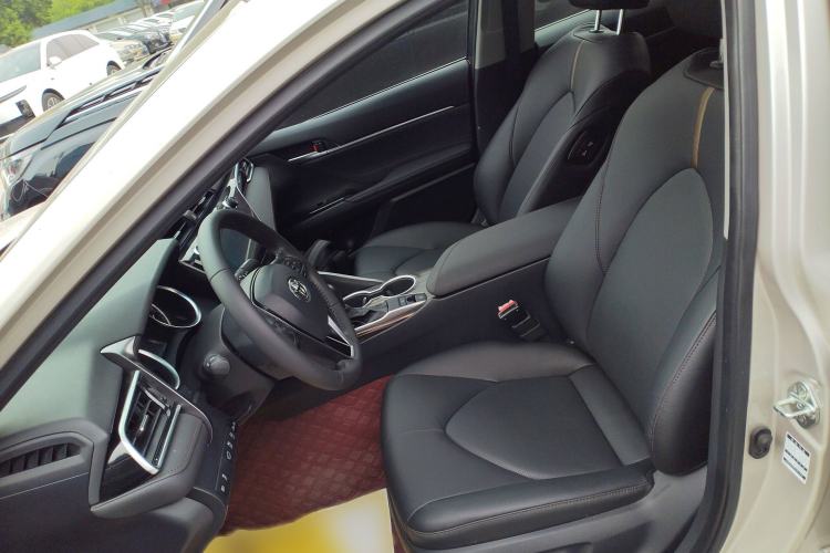 Used Toyota Camry 2019 Revised Version 2.0G Luxury Edition
