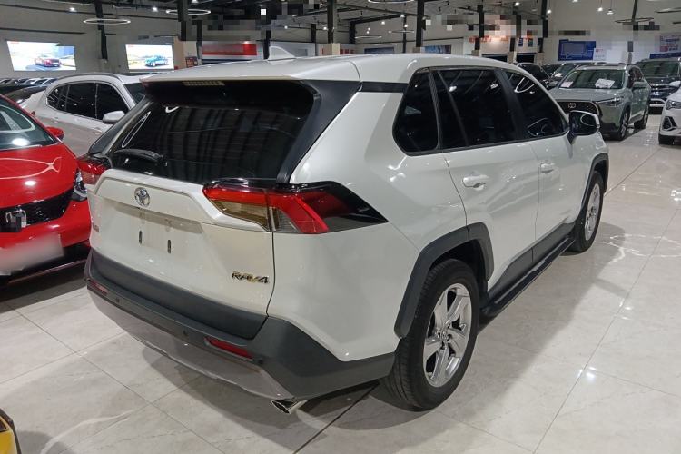 Used Toyota RAV4 2021 2.0L CVT Two-Wheel Drive Fashion PLUS Edition
