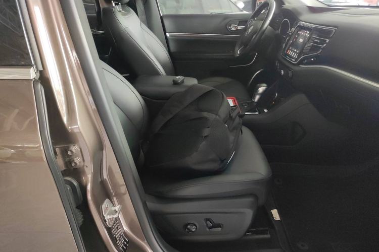 Used  Grand Commander 2018 2.0T Four-Wheel Drive Enjoyment Version China V