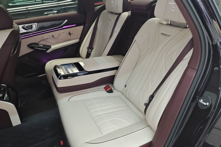 Used Hongqi H9 2025 Model Facelifted 2.0T Two-Wheel Drive Flag-Style Luxury Business Edition, 5 Seats