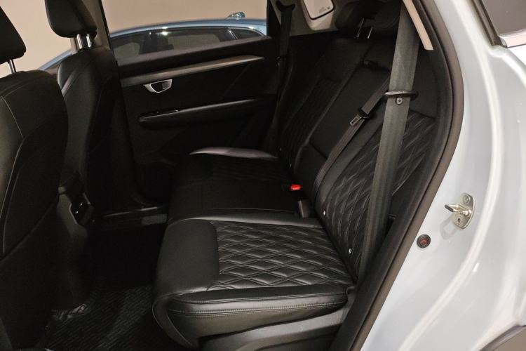 Used Wuling Asta 2022 2.0L DHT Electric-Speed Version
