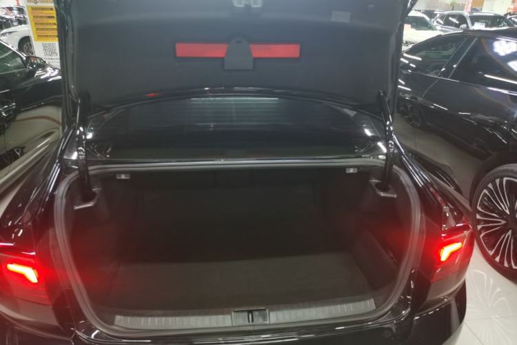 Used Volkswagen Magotan 2023 2 Million Units Limited Edition 330TSI DSG Leading Version