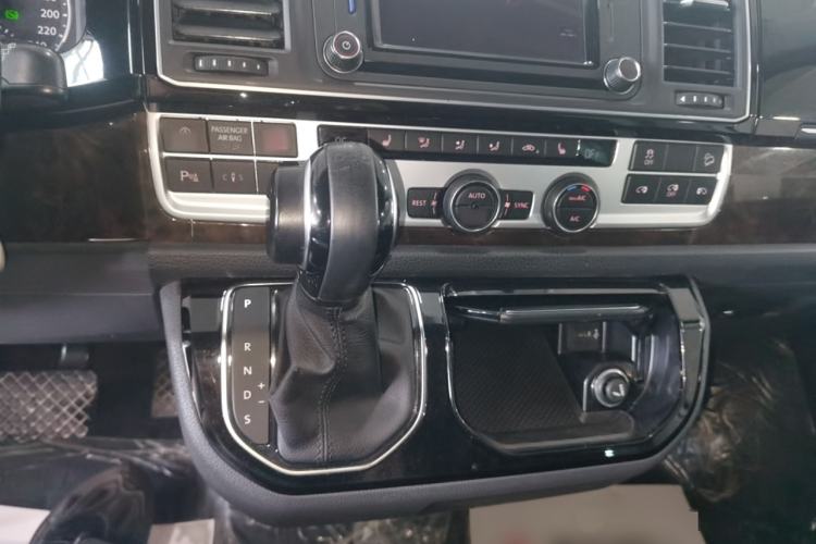 Used Volkswagen Multivan 2018 2.0 TSI Four-Wheel Drive Comfort Edition 7-Seater
