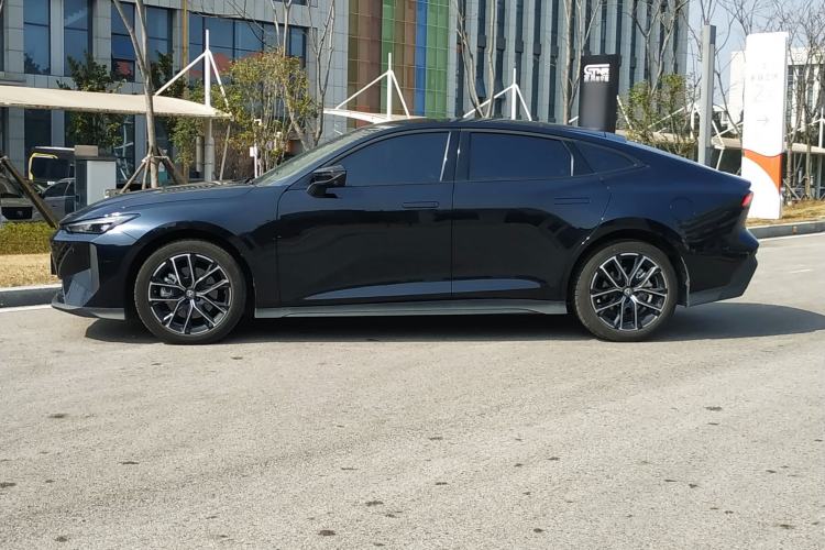 Used Changan UNI-V iDD 2024 Blue Whale Smart Electric iDD 136km Luxury Model
