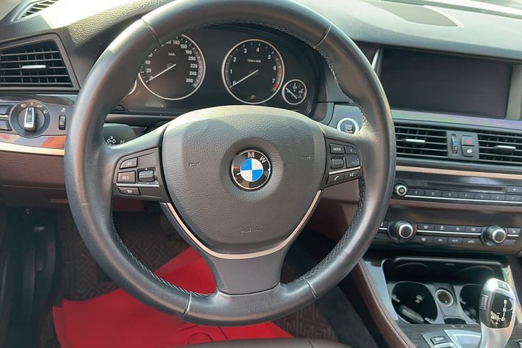 Used BMW 5 Series 2014 525Li Luxury Design Package
