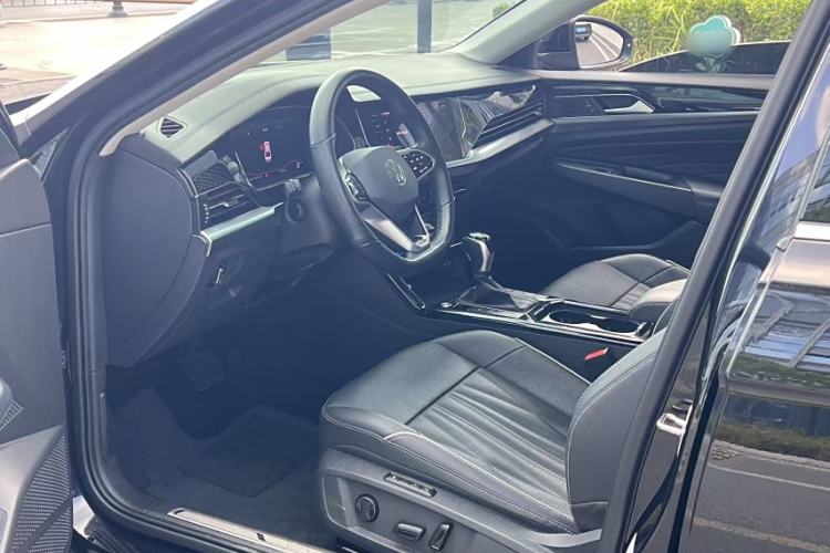 Used Volkswagen Passat 2022 330TSI Starry Luxury Edition
