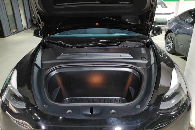 Used Tesla Model Y 2023 Rear-Wheel-Drive Version
