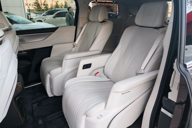 Used Buick GL8 New Energy 2024 Lu Zun Luxury Edition 7-Seater
