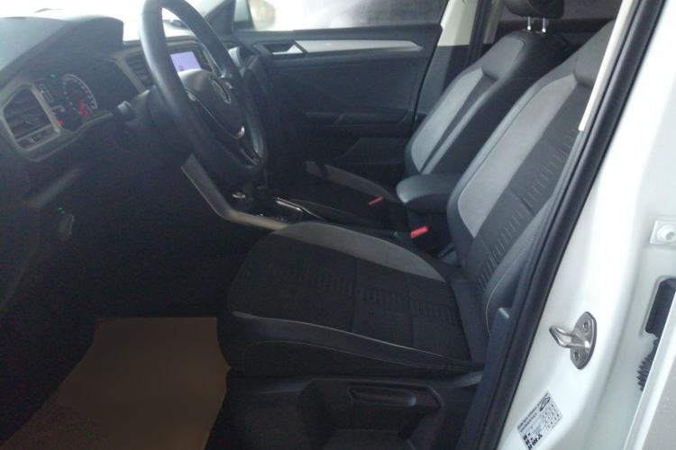 Used Volkswagen T-ROC 2018 230TSI DSG Two-Wheel Drive Advanced Version China V Standard
