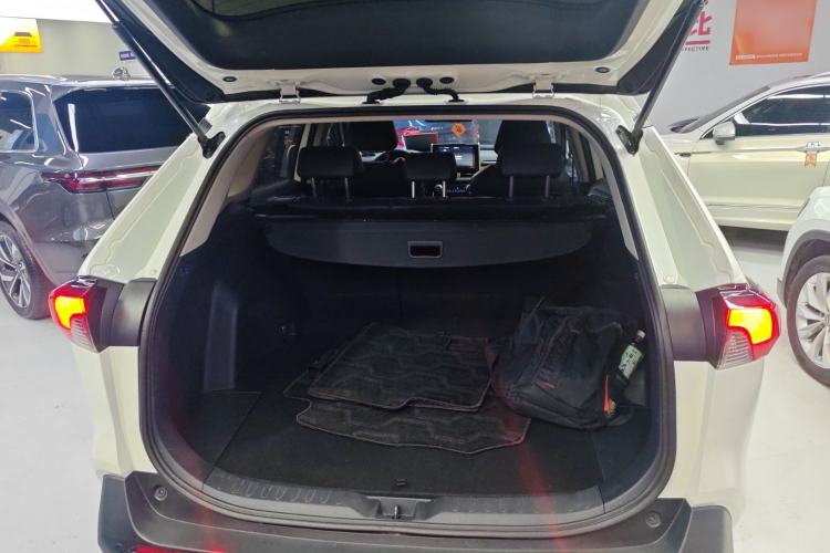 Used Toyota RAV4 2020 Dual-Engine 2.5L E-CVT 4x4 Elite PLUS Edition
