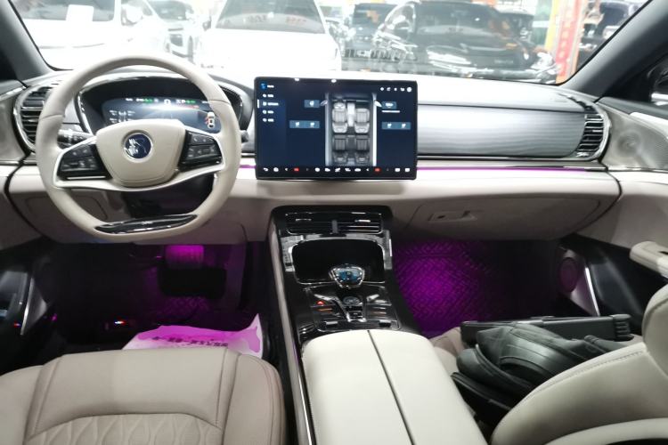 Used BYD Han 2025 DM-i 125KM Prestige Model
