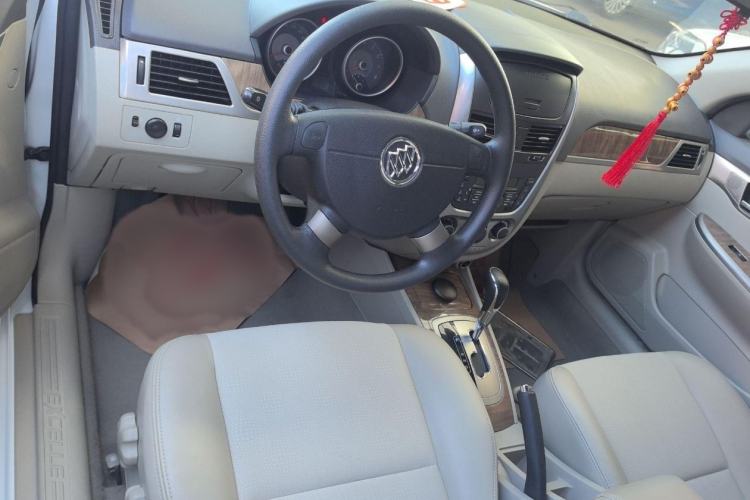 Used Buick Excelle 2015 1.5L Automatic Classic Model
