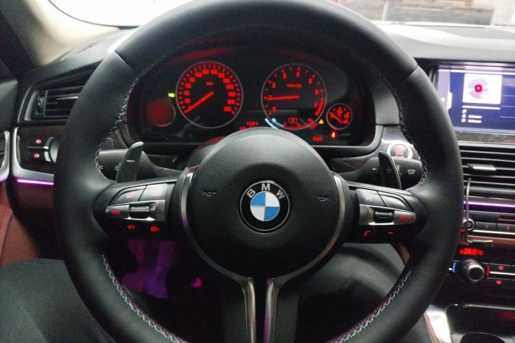 Used BMW 5 Series 2014 525Li Leading Model
