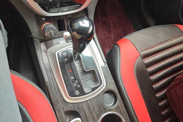 Used GAC Trumpchi GS5 Super 2015 2.0L Automatic Two-Wheel Drive Luxury Navigation Edition
