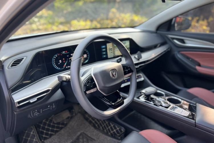 Used Changan Eado 2023 Changan Edition PLUS Blue Whale NE 1.4T GDI DCT Prestige Version
