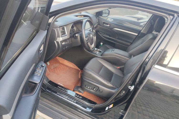 Used Toyota Highlander 2018 2.0T Four-Wheel Drive Prestige Version 7 Seats China V Emission Standard
