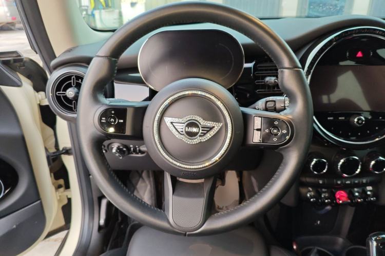 Used  MINI 2023 1.5T COOPER Artist