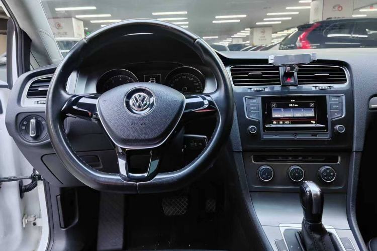 Used Volkswagen Golf 2015 1.4TSI Automatic Comfort Model
