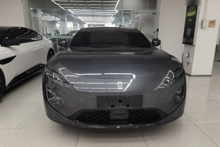 Used  12 2025 Ultra Extended-Range Edition
