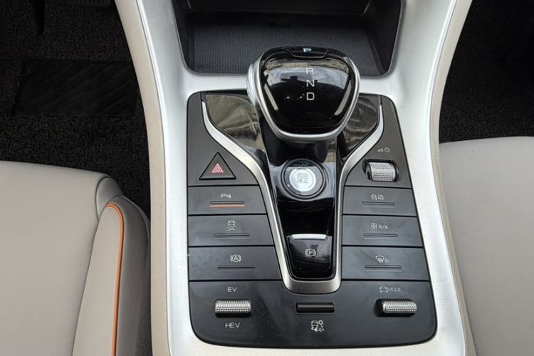 Used BYD Song Pro New Energy 2023 Champion Edition DM-i 71KM Navigation Model
