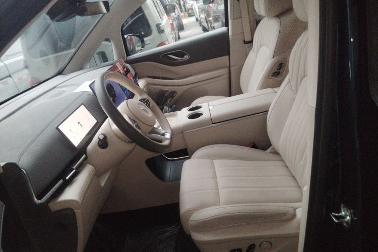 Used VOYAH Dream 2025 PHEV Four-Wheel-Drive Flagship Kunpeng Edition
