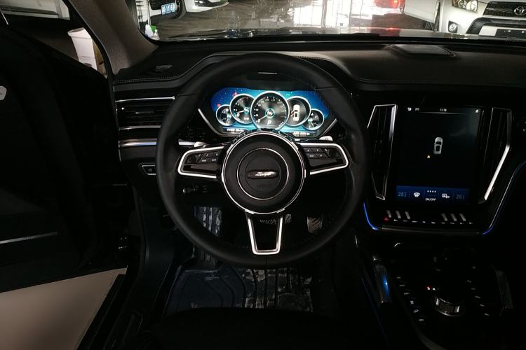 Used Zotye T700 2017 1.8T Dual-Clutch Prestige Model
