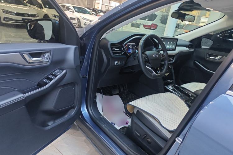 Used Ford Escape 2020 EcoBoost 245 Two-Wheel-Drive Titanium Edition
