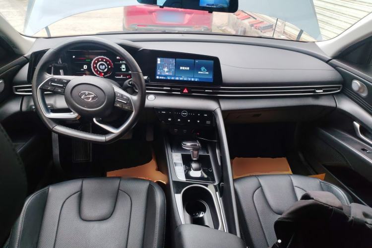 Used Hyundai Elantra 2021 1.5L CVT LUX Prestige Edition
