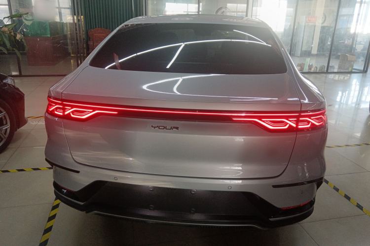 Used BYD Han 2024 EV Glory Edition 506KM Front-Wheel-Drive Premium Model
