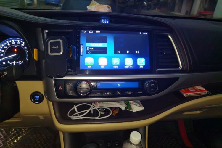 Used Toyota Highlander 2018 2.0T Four-Wheel Drive Luxury Edition 7 Seats China V Emission Standard
