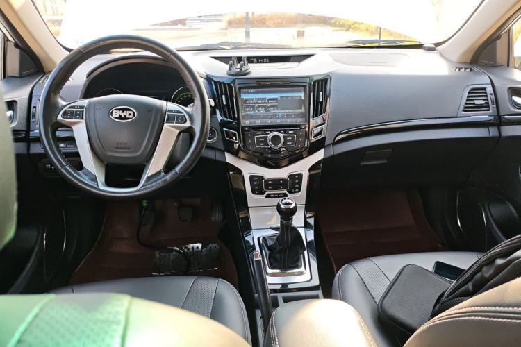 Used BYD Surui 2014 1.5L manual Comfort trim level
