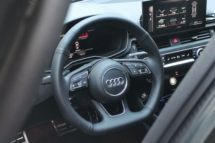 Used Audi A4L 2023 40 TFSI Luxury Dynamic Model
