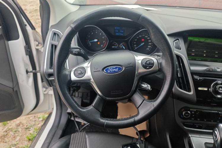 Used Ford Focus 2012 Hatchback 1.6L Automatic Fashion Edition
