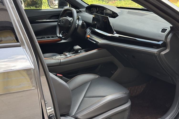 Used Changan UNI-V 2022 1.5T Prestige Version
