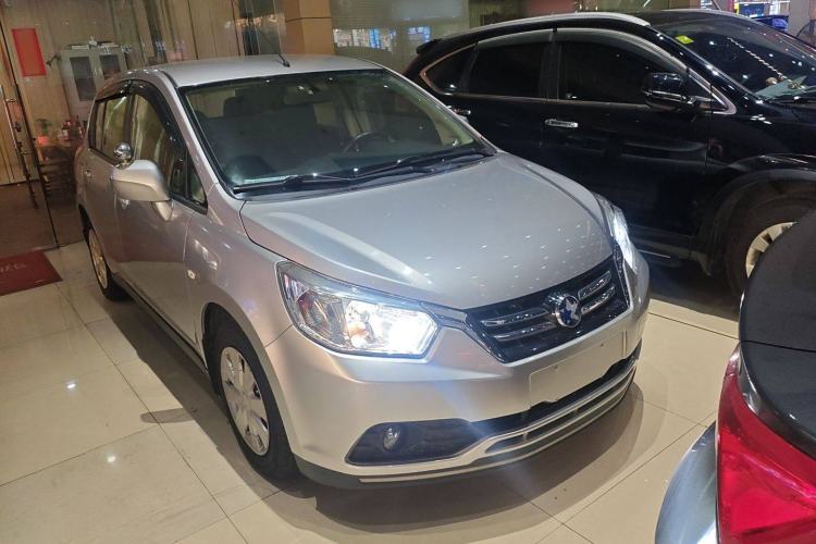 Used Venucia R50 2015 1.6L Automatic Fashion Edition