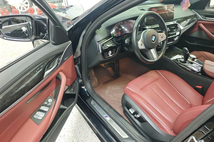 Used BMW 5 Series 2022 Second Facelift 525Li M Sport Package