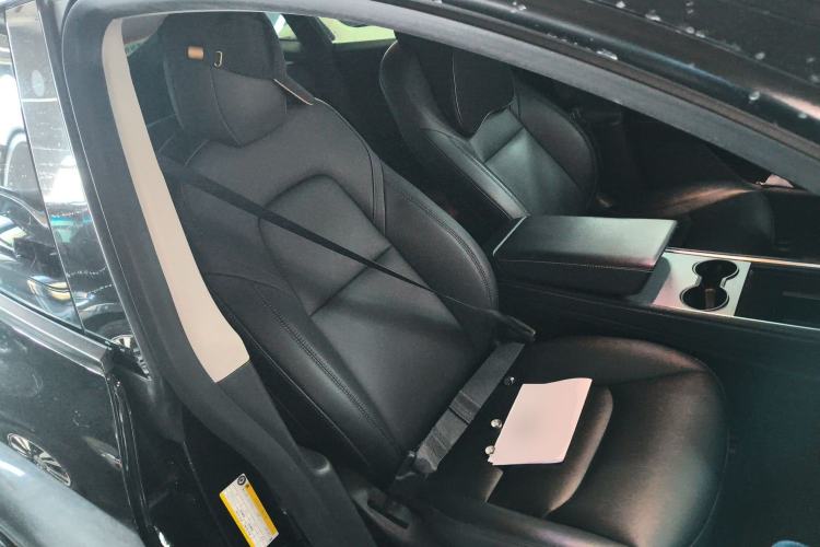 Used Tesla Model Y 2022 Long-Range All-Wheel-Drive Version
