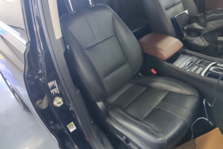 Used GAC Trumpchi GS8 2017 320T Two-Wheel Drive Luxury Smart Connectivity Version (7 Seats)
