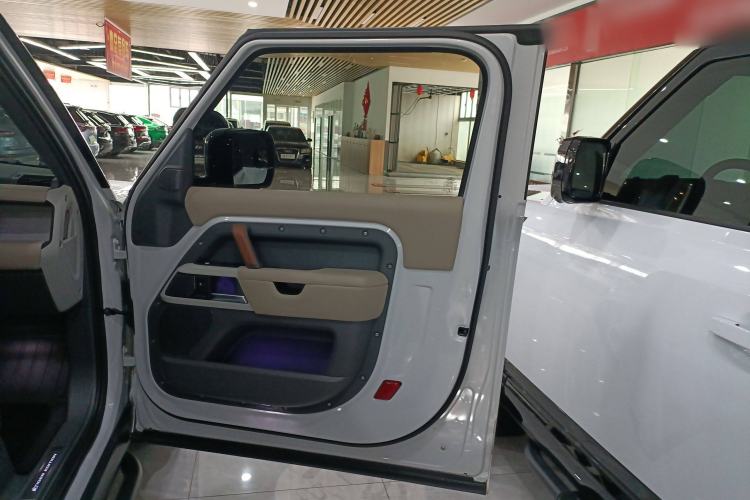 Used Land Rover Defender 2022 90 2.0T P300 Tiger-Power Ambition Edition
