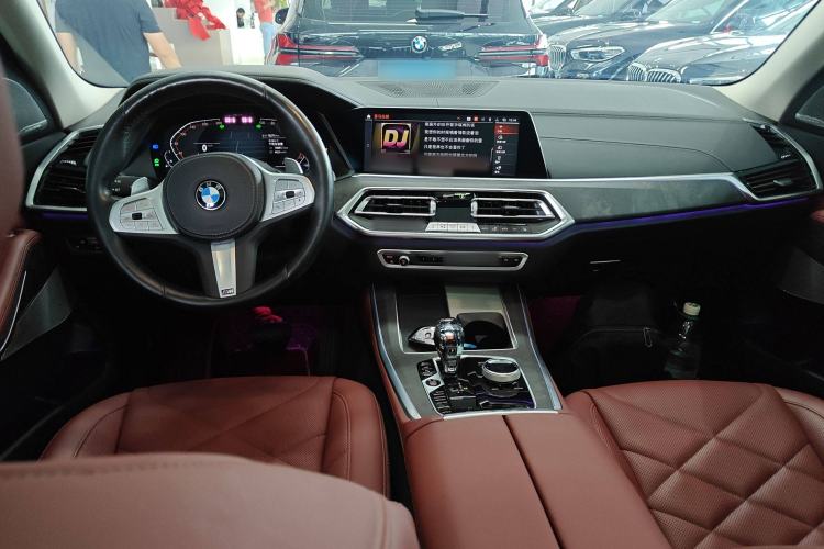 Used BMW X5 2022 Restyled xDrive 30Li Luxury Version M Sport Package
