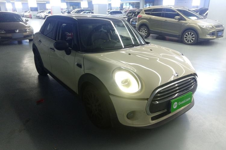 Used  MINI 2021 1.5T COOPER Classic Edition Five-Door Version

