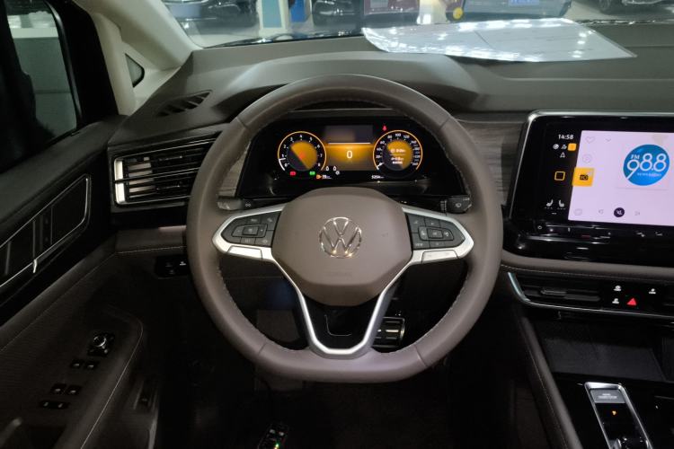 Used Volkswagen Viloran 2024 380TSI Luxury Edition
