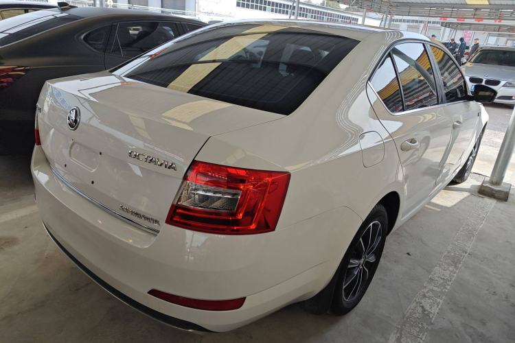 Used Skoda Octavia 2017 1.6L Automatic Smart Drive Edition
