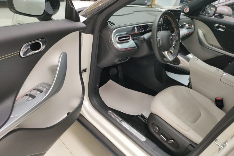 Used  #1 2024 Dynamic Standard Edition