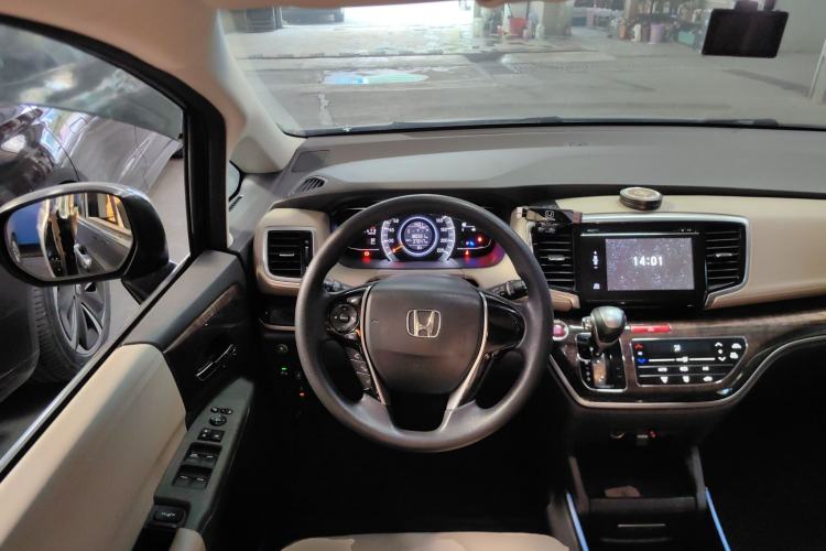 Used Honda Odyssey 2015 Revised 2.4L Luxury Edition
