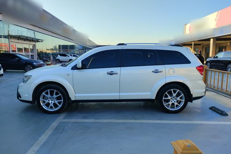 Used Dodge Journey 2013 2.4L Two-Wheel Drive Luxury Version
